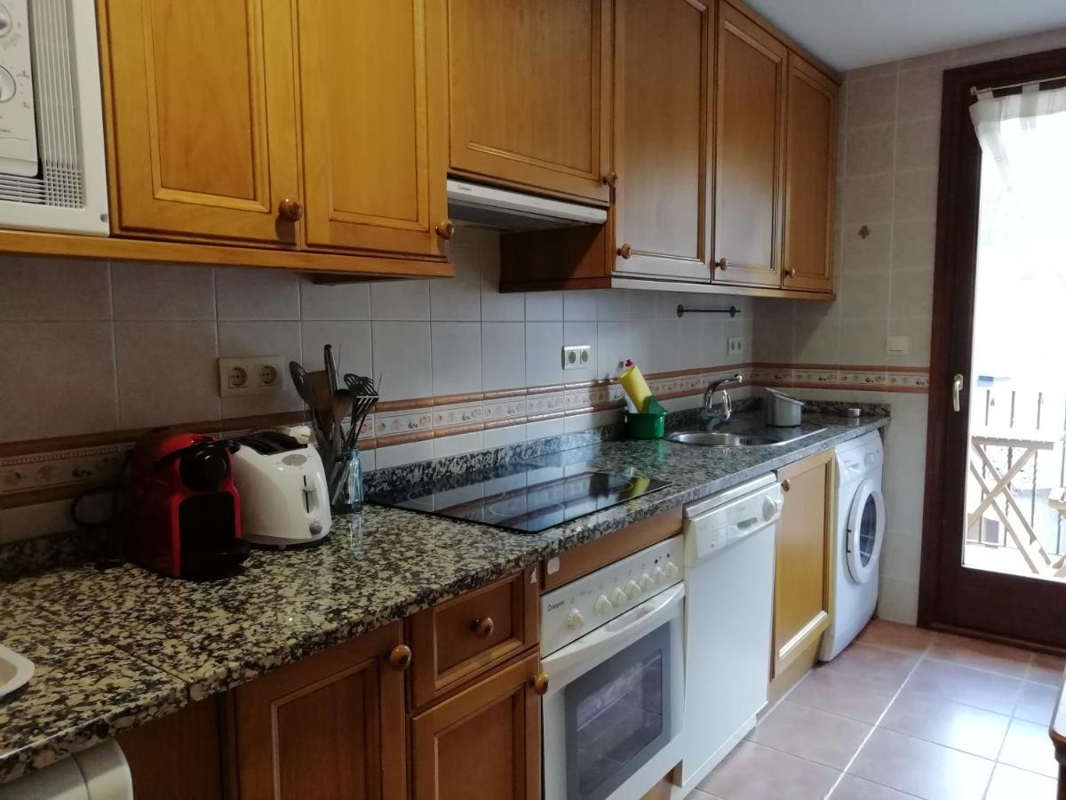 Apartamento Familiar Con Vistas Y Garage La Portiecha Apartment Sallent De Gallego Ngoại thất bức ảnh