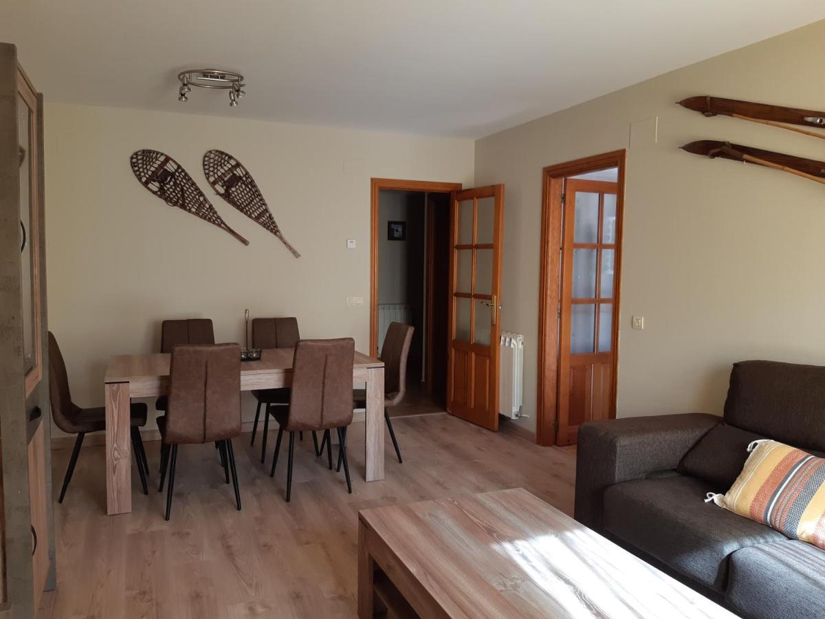 Apartamento Familiar Con Vistas Y Garage La Portiecha Apartment Sallent De Gallego Ngoại thất bức ảnh