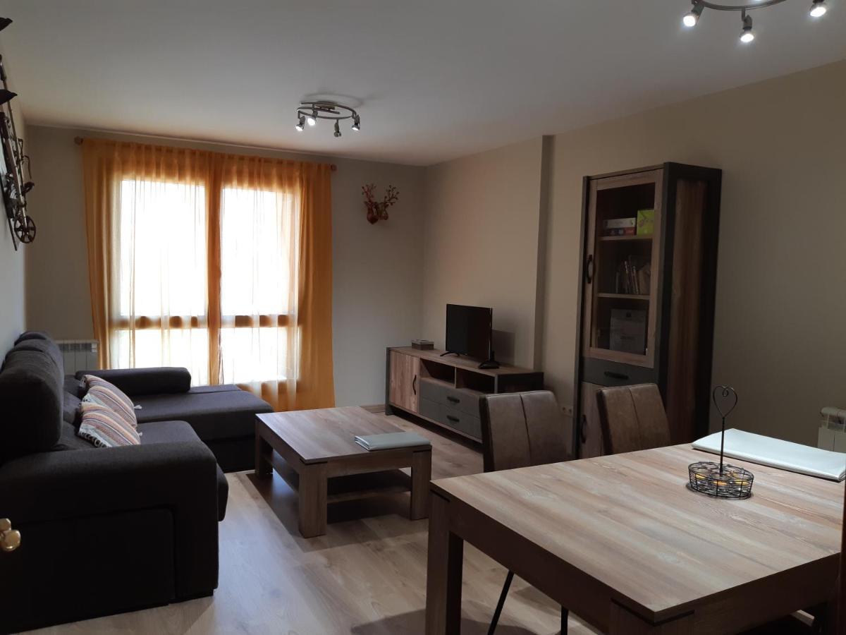 Apartamento Familiar Con Vistas Y Garage La Portiecha Apartment Sallent De Gallego Ngoại thất bức ảnh