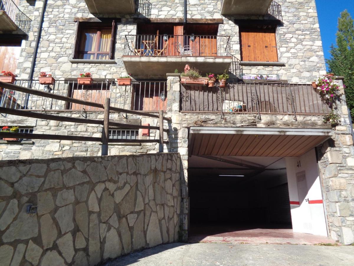 Apartamento Familiar Con Vistas Y Garage La Portiecha Apartment Sallent De Gallego Ngoại thất bức ảnh